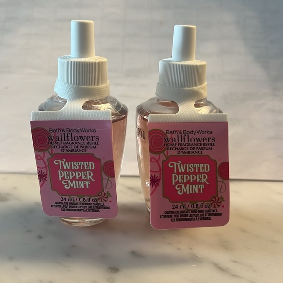 Set of 2 Bath & Body Works Twisted Peppermint Wallflower Home Fragrance Refill - Picture 3 of 4